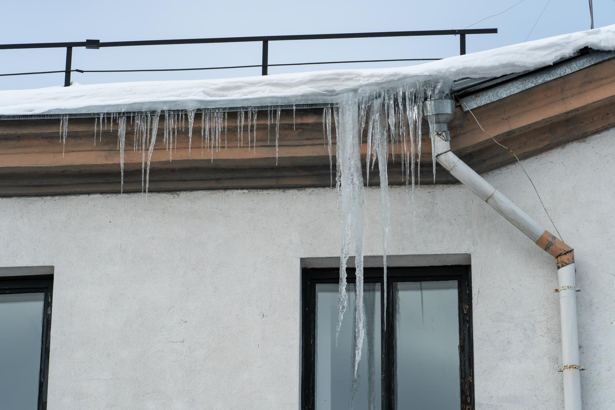 Preventing Icicles and Ice Dams in Gutters